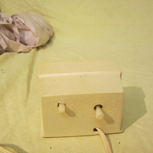 VTG WESTCLOX ALARM CLOCK MODEL 22090-22540 - Picture 4 of 6